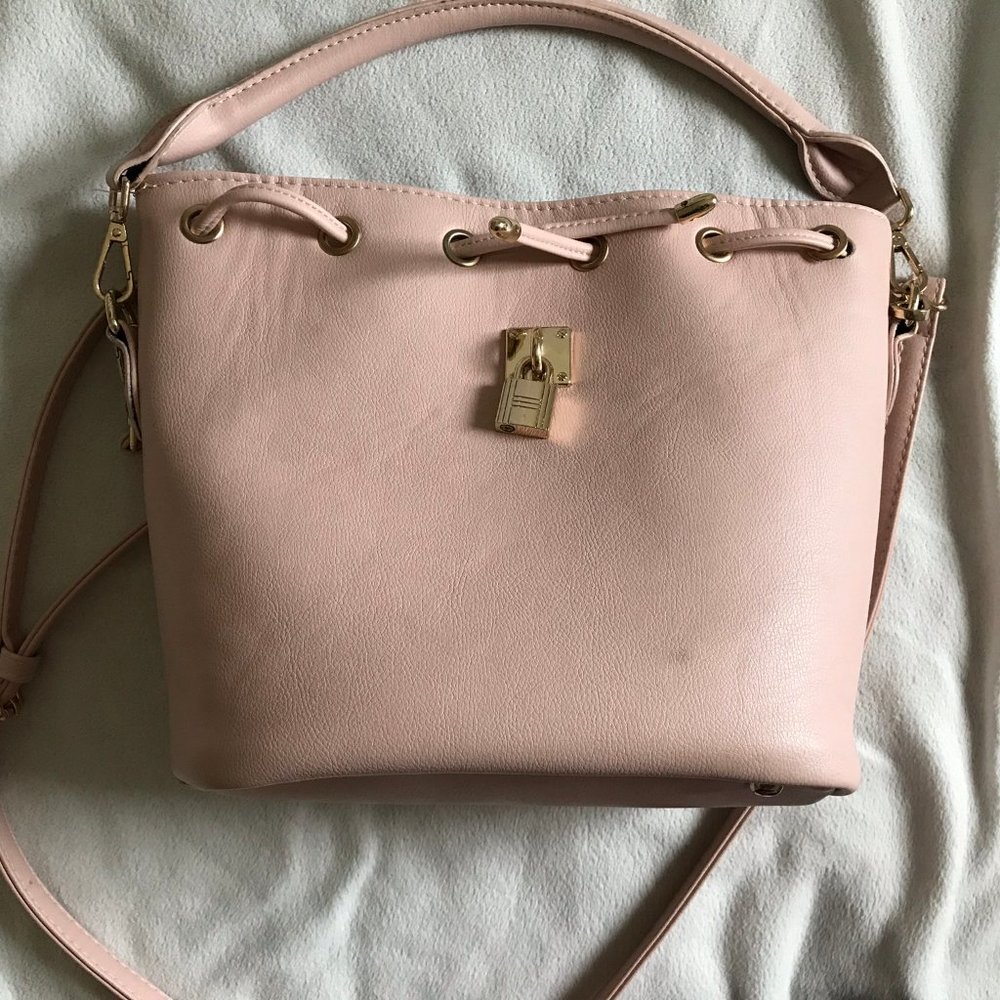 3/$25💎| Pink Bucket Bag